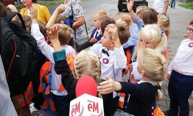 Sosnowiec. Bezpieczna droga do szkoły na inaugurację nowego roku szkolnego [ZDJĘCIA] 