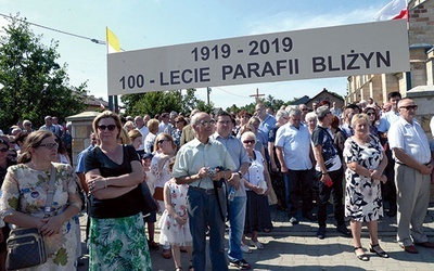 ▲	Stulatkę, mimo wieku, charakteryzują wielka żywotność i dynamizm. 