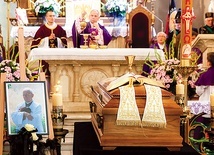 Msza żałobna w miechowickim kościele.