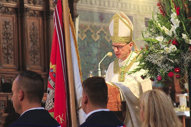 ▲	– Niech przemówi cisza. To będzie nasza pamięć – powiedział na koniec homilii bp Mirosław.