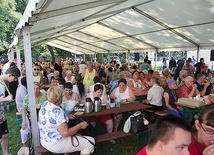 – Niech światło wiary pozwoli nam poznać tę miłość, która prowadziła Chrystusa na krzyż – życzył zebranym abp Kupny.