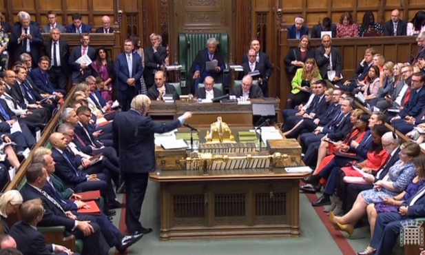 Rząd Borisa Johnsona stracił większość w Izbie Gmin
