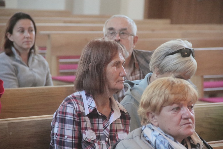 Pieszo i na wózkach - do Matki