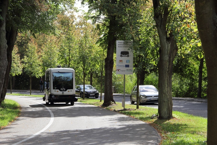 Autonomiczny bus na ulicach Gdańska