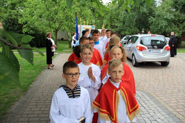 Wprowadzenie relikwii św. Walentego w Łączniku