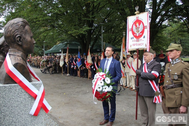 Odsłonięcie popiersi Żołnierzy Niezłomnych w Głogowie