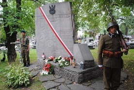 Stalowa Wola, cmentarz wojenny. Hołd żołnierzom września 1939 roku.