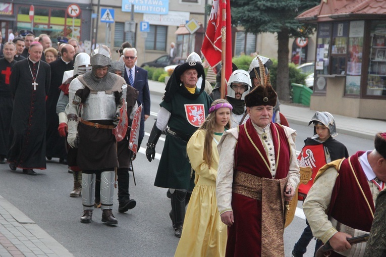 Bobowa. Błogosławieństwo odnowionego kościoła w 680. rocznicę lokacji miasta