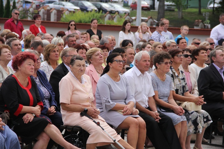 Bobowa. Błogosławieństwo odnowionego kościoła w 680. rocznicę lokacji miasta