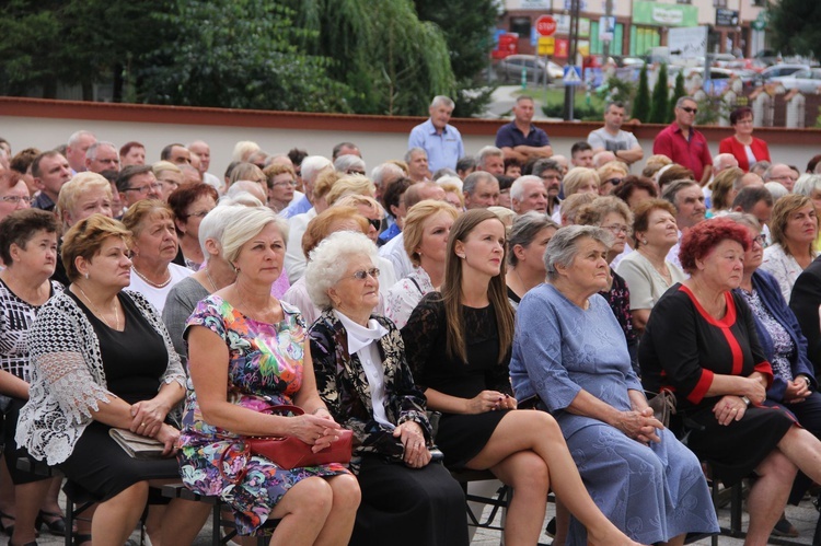 Bobowa. Błogosławieństwo odnowionego kościoła w 680. rocznicę lokacji miasta