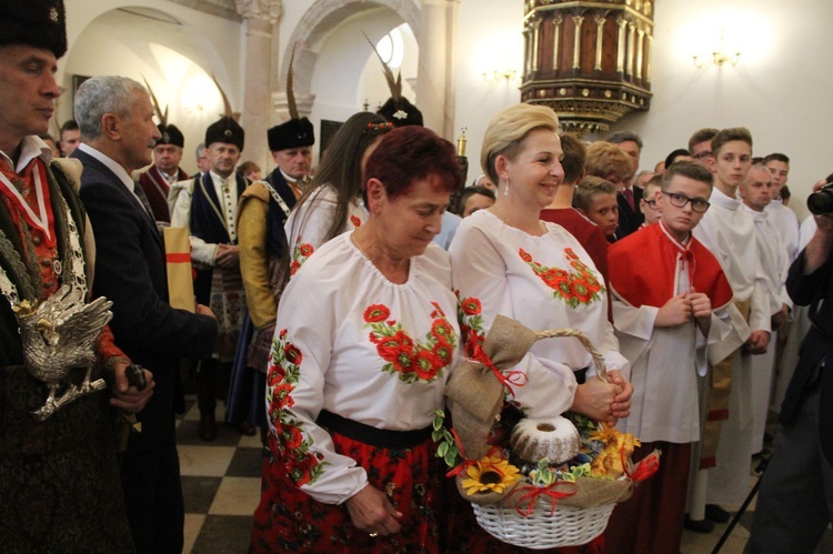 Bobowa. Błogosławieństwo odnowionego kościoła w 680. rocznicę lokacji miasta