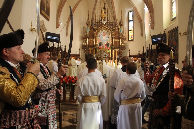 Bobowa. Błogosławieństwo odnowionego kościoła w 680. rocznicę lokacji miasta