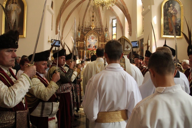 Bobowa. Błogosławieństwo odnowionego kościoła w 680. rocznicę lokacji miasta