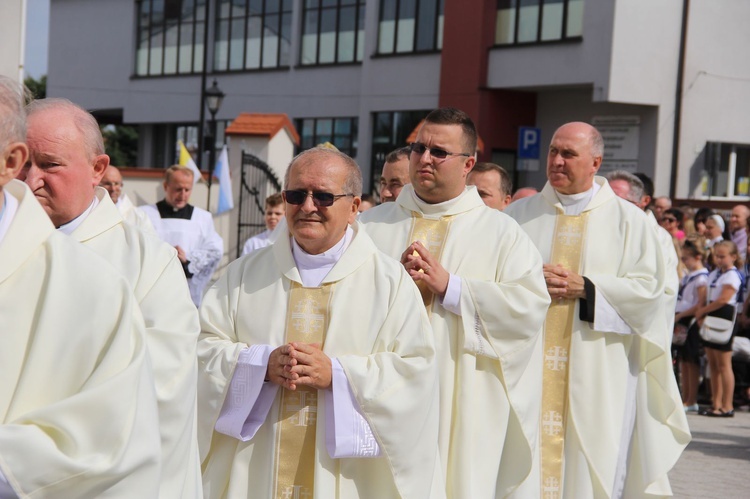 Bobowa. Błogosławieństwo odnowionego kościoła w 680. rocznicę lokacji miasta