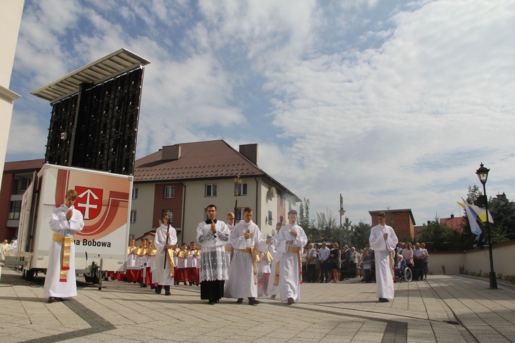 Bobowa. Błogosławieństwo odnowionego kościoła w 680. rocznicę lokacji miasta