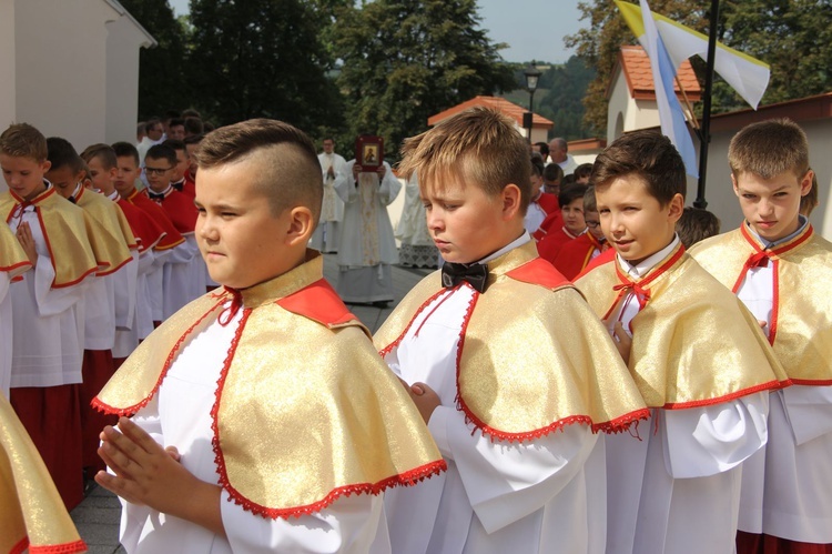 Bobowa. Błogosławieństwo odnowionego kościoła w 680. rocznicę lokacji miasta