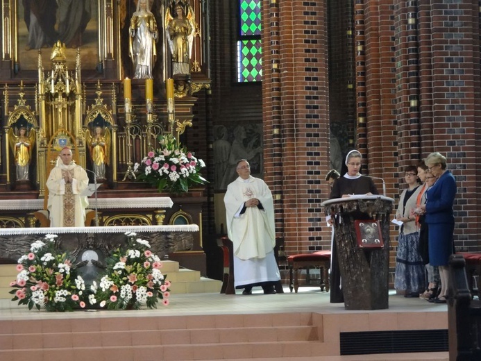 Gliwice. Rozpoczęcie roku katechetycznego w katedrze