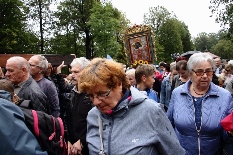 Pielgrzymka Rodzin do Kalwarii Zebrzydowskiej 2019 - Droga Krzyżowa