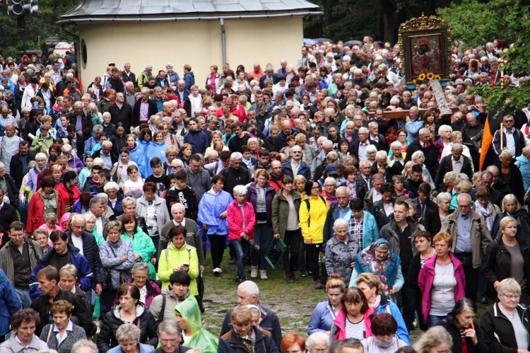 Pielgrzymka Rodzin do Kalwarii Zebrzydowskiej 2019 - Droga Krzyżowa