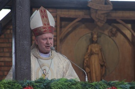 Bp Wiesław Szlachetka podkreślił, że każda ideologia ma moc zaślepiania umysłów, nawet ludzi wykształconych, i nawet tych, którzy mówią o sobie: "Jestem katolikiem".