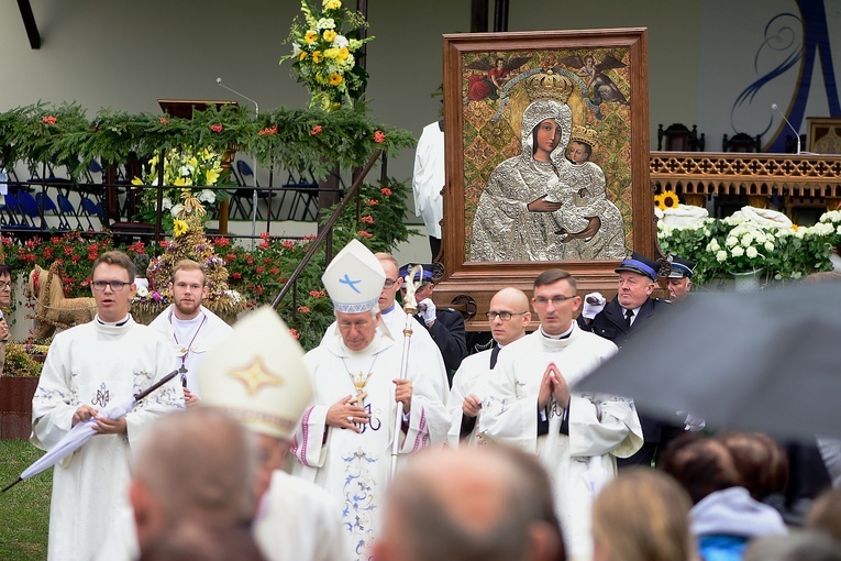 Chcą być w tym miejscu, gdzie przyszła Maryja