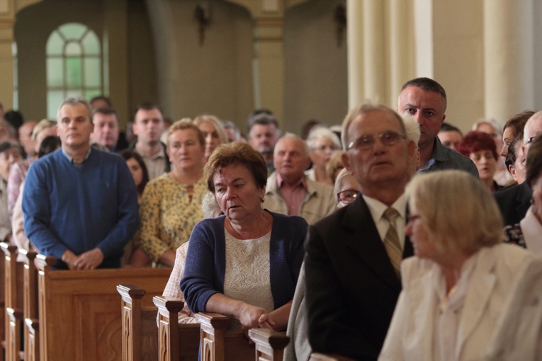 Odpust z św. Michałem Archaniołem w tle