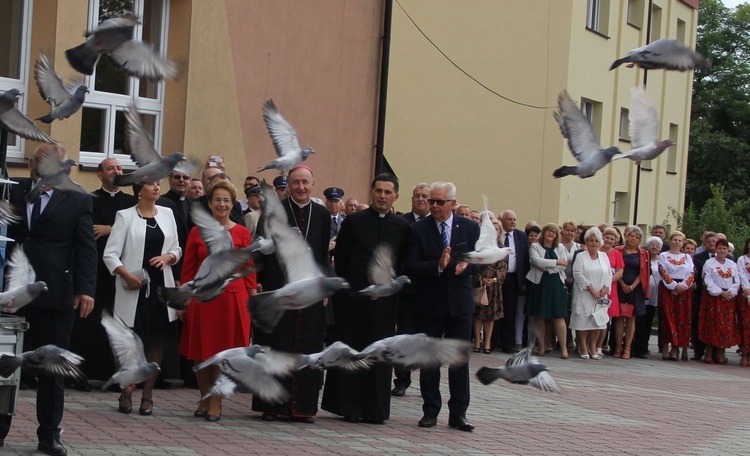 Bobowa. Błogosławieństwo odnowionego kościoła w 680. rocznicę lokacji miasta