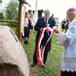 Bałdy. Kamień upamiętniający ks. Adalberta Wojciecha Zinka