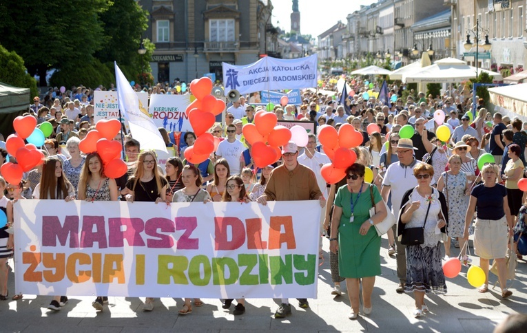 Diecezjalne Duszpasterstwo Rodzin, oprócz innych pól działalności, współorganizuje coroczne Marsze dla Życia i Rodziny.