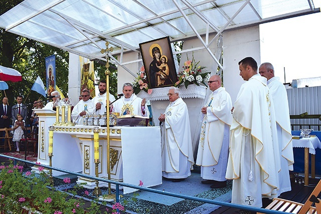 ▲	Mszy św. przewodniczył bp Krzysztof Nitkiewicz.