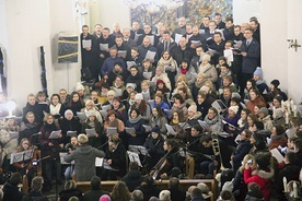 ▲	W trakcie roku akademickiego w ramach zajęć WLSW odbywają się również warsztaty muzyczno-liturgiczne, rekolekcje i wykłady gościnne. Na zdjęciu koncert finałowy inicjatywy „2w1”.