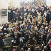 ▲	W trakcie roku akademickiego w ramach zajęć WLSW odbywają się również warsztaty muzyczno-liturgiczne, rekolekcje i wykłady gościnne. Na zdjęciu koncert finałowy inicjatywy „2w1”.