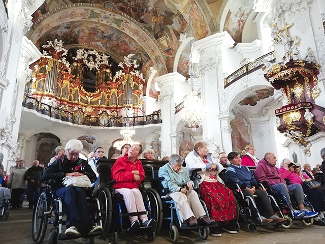 Tego dnia bazylika wypełniła się niezwykłymi pątnikami.