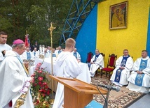 ▲	Rocznicowej Mszy św. przewodniczył bp Henryk Tomasik. 