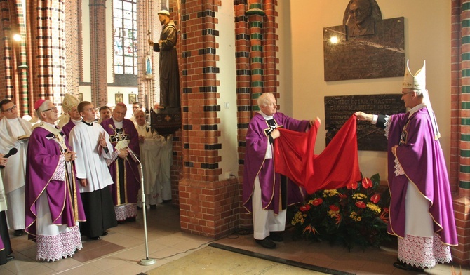 Katowice. Polonia dziękuje śp. abp. Wesołemu