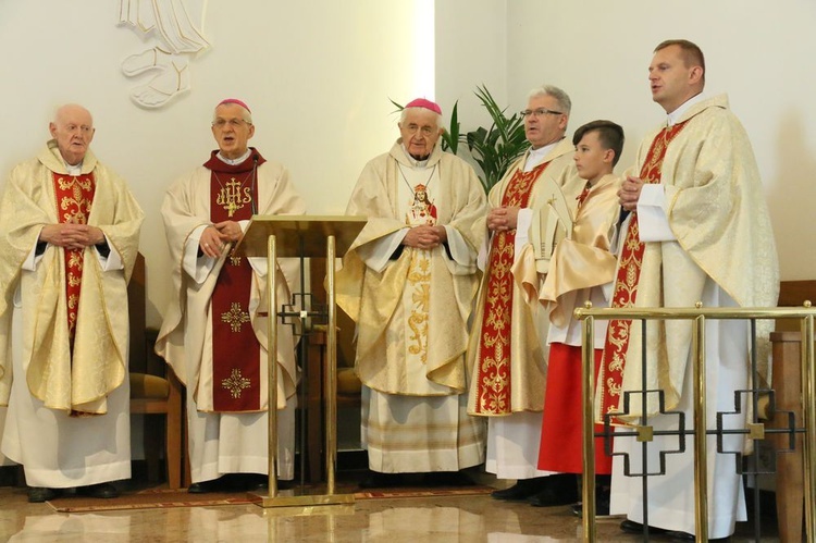 Msza św. rozpoczęła uroczystość nadania ulicy im. ks. Ignacego Kłopotowskiego.