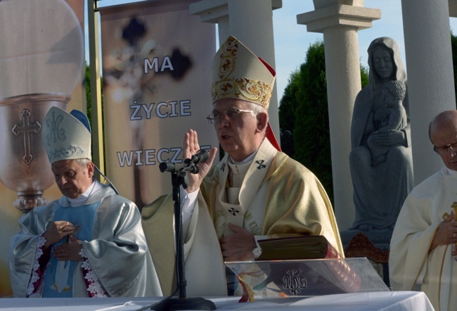 Msza św. za śp. abp. Zygmunta Zimowskiego