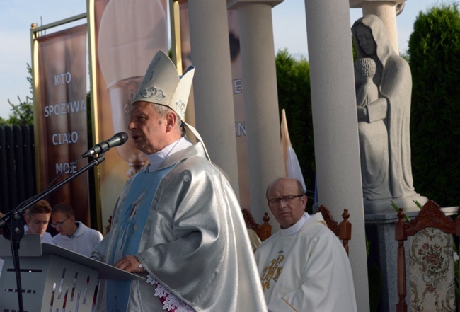 Msza św. za śp. abp. Zygmunta Zimowskiego