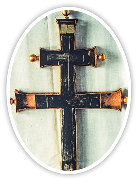 Czy relikwiarz ze Świętego Krzyża zawiera fragment drzewa, na którym Jezus „śmiercią zwyciężył śmierć”?