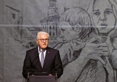 – Nie zapomnimy ran, które Niemcy zadali Polakom, nie zapomnimy cierpienia polskich rodzin, tak samo jak ich odwagi stawiania oporu – mówił w Warszawie prezydent Niemiec  Frank-Walter Steinmeier.