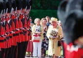 Marka dynastii Windsorów jest dziś silniejsza i bardziej dochodowa niż kiedykolwiek w historii.