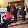 Od lewej Robert Grudzień i Alicja Węgorzewska podczas koncertu.