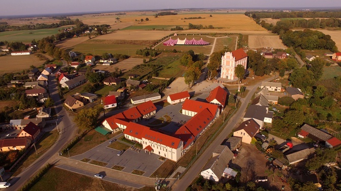 Skrzatusz w fotografii Roberta Nowickiego