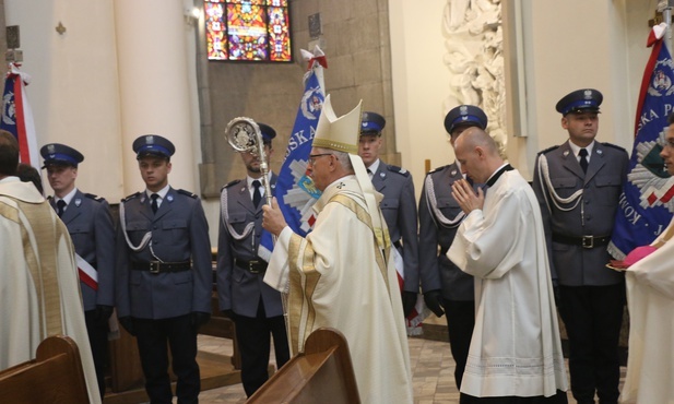 Abp Skworc: Wybór prymatu Boga jest fundamentem bezpieczeństwa państwa