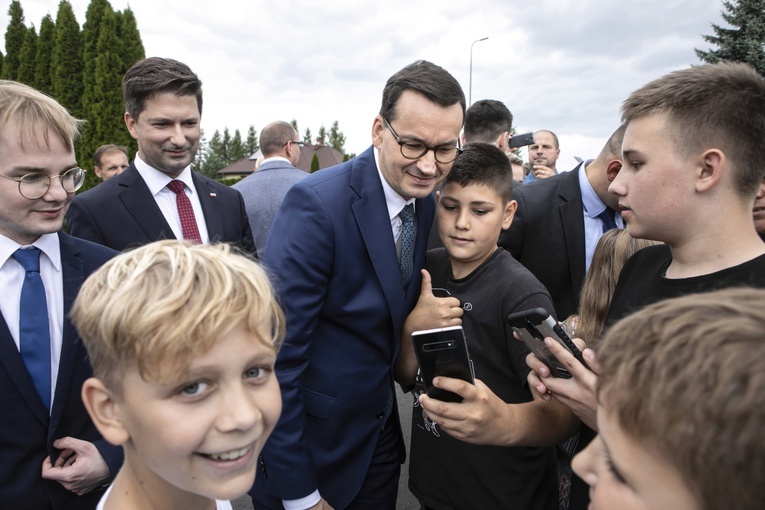 Morawiecki: Polskie tradycje wzmacniają rodzinę