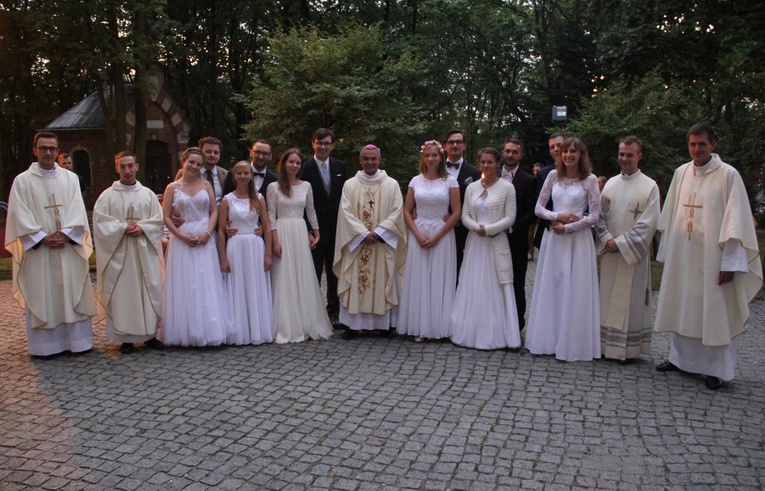 Doroczne zgromadzenie Ciemnych Typów