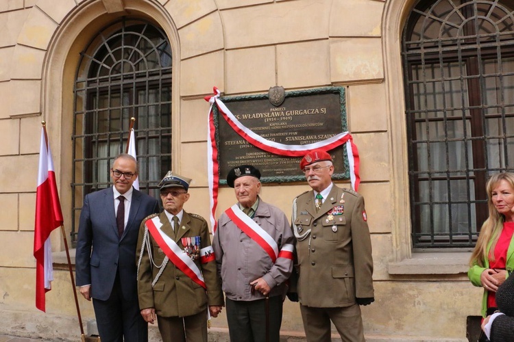 Tablica upamiętniająca zamordowanych niepodległościowców