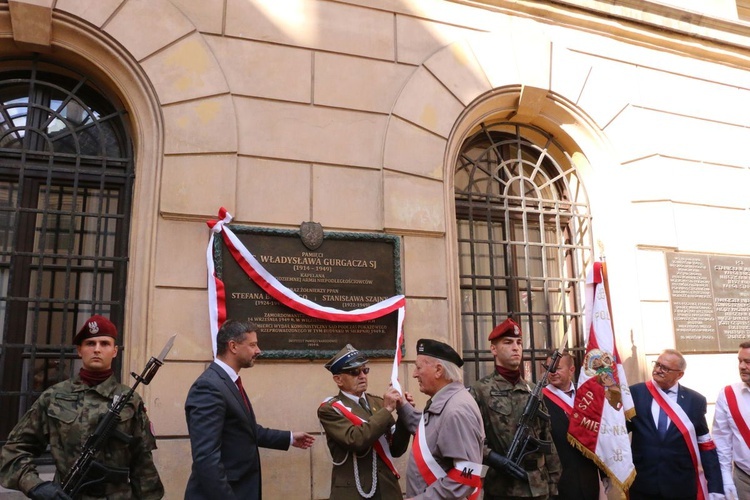 Tablica upamiętniająca zamordowanych niepodległościowców