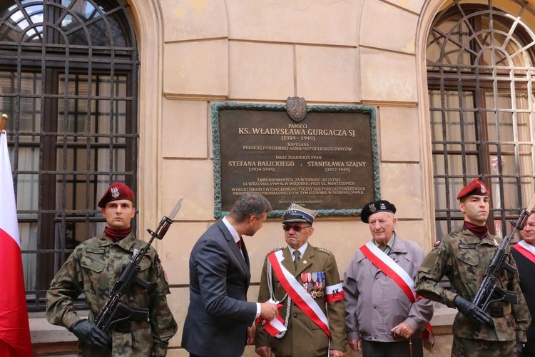 Tablica upamiętniająca zamordowanych niepodległościowców