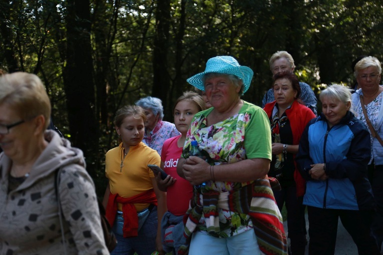 Grupa wyruszająca z Janowca